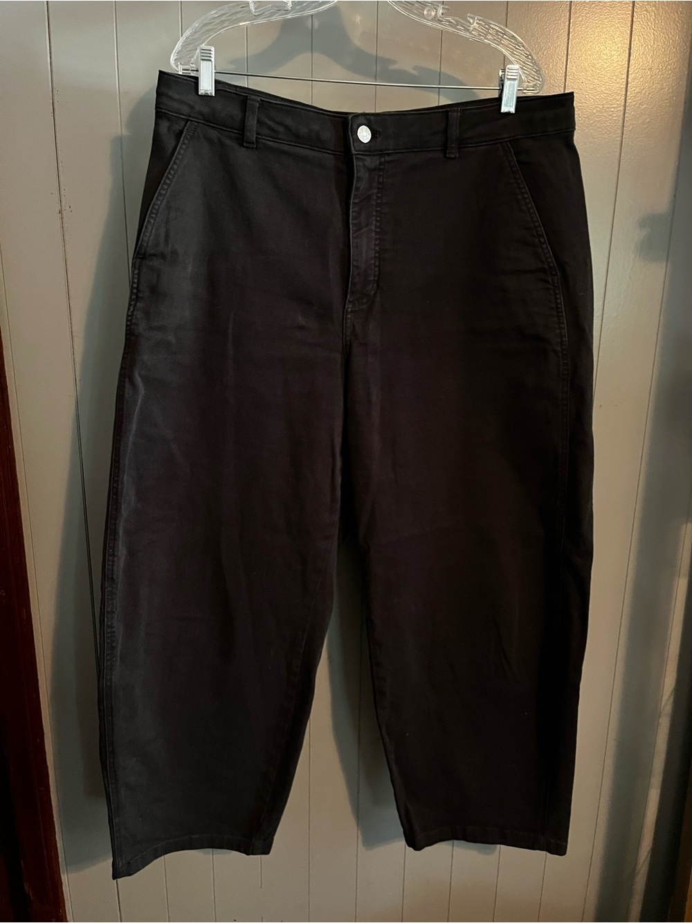 Everlane Utility Curve Barrel Black Jeans
